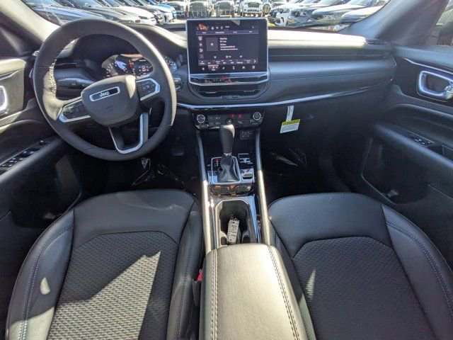 New 2026 Jeep Compass Latitude image 13