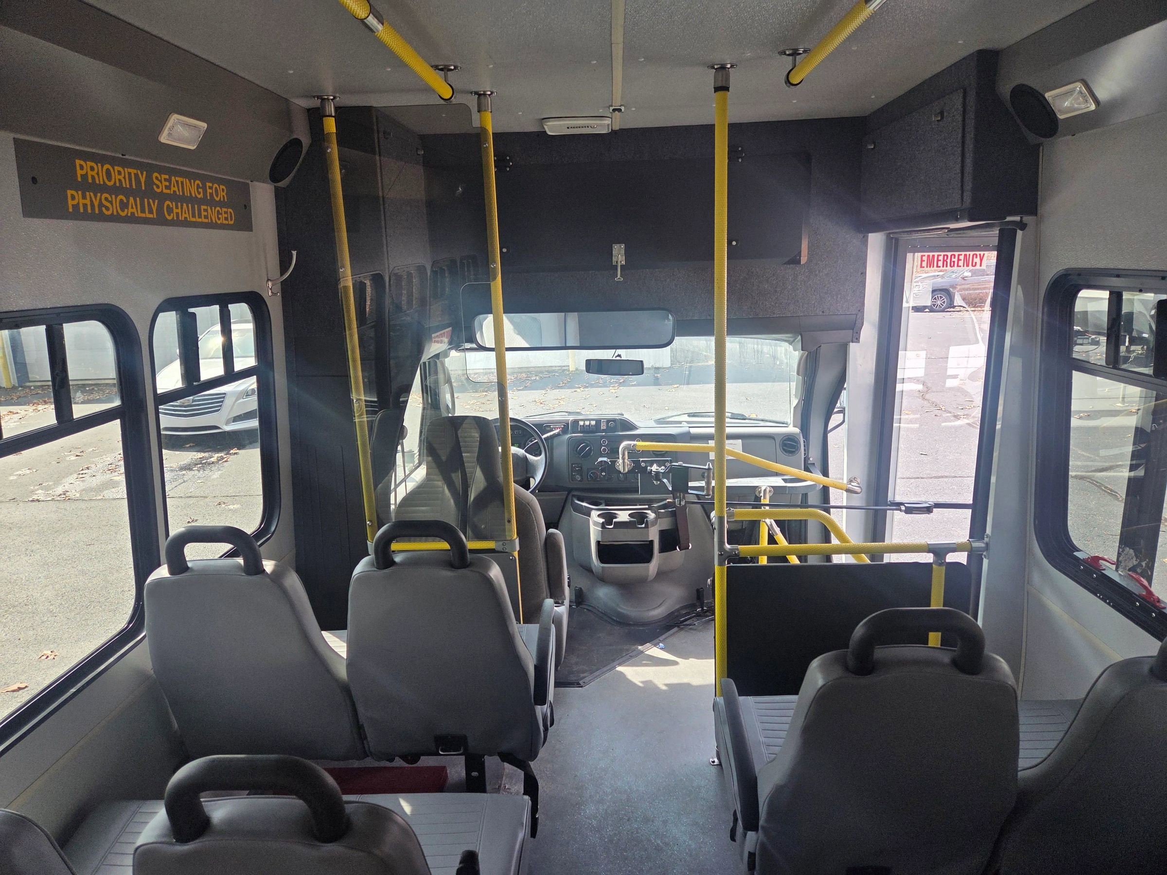 Used 2014 Ford E-350 and Econoline 350 Super Duty image 24