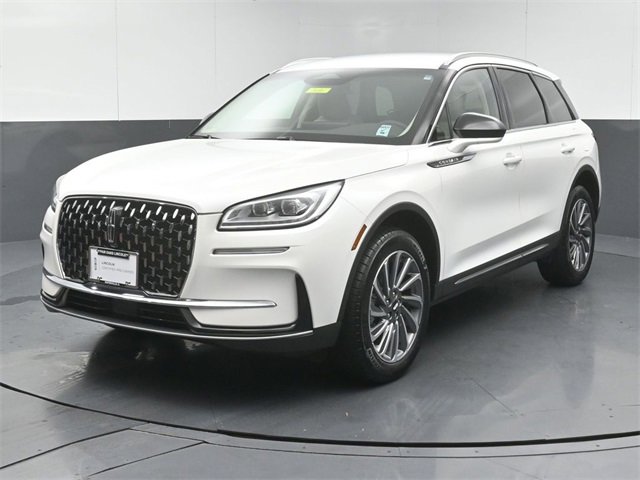 Certified 2023 Lincoln Corsair Reserve w/ Towing Package image 3