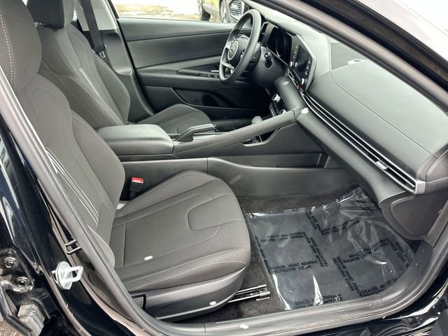 Used 2023 Hyundai Elantra SEL w/ Winter Weather Package image 26
