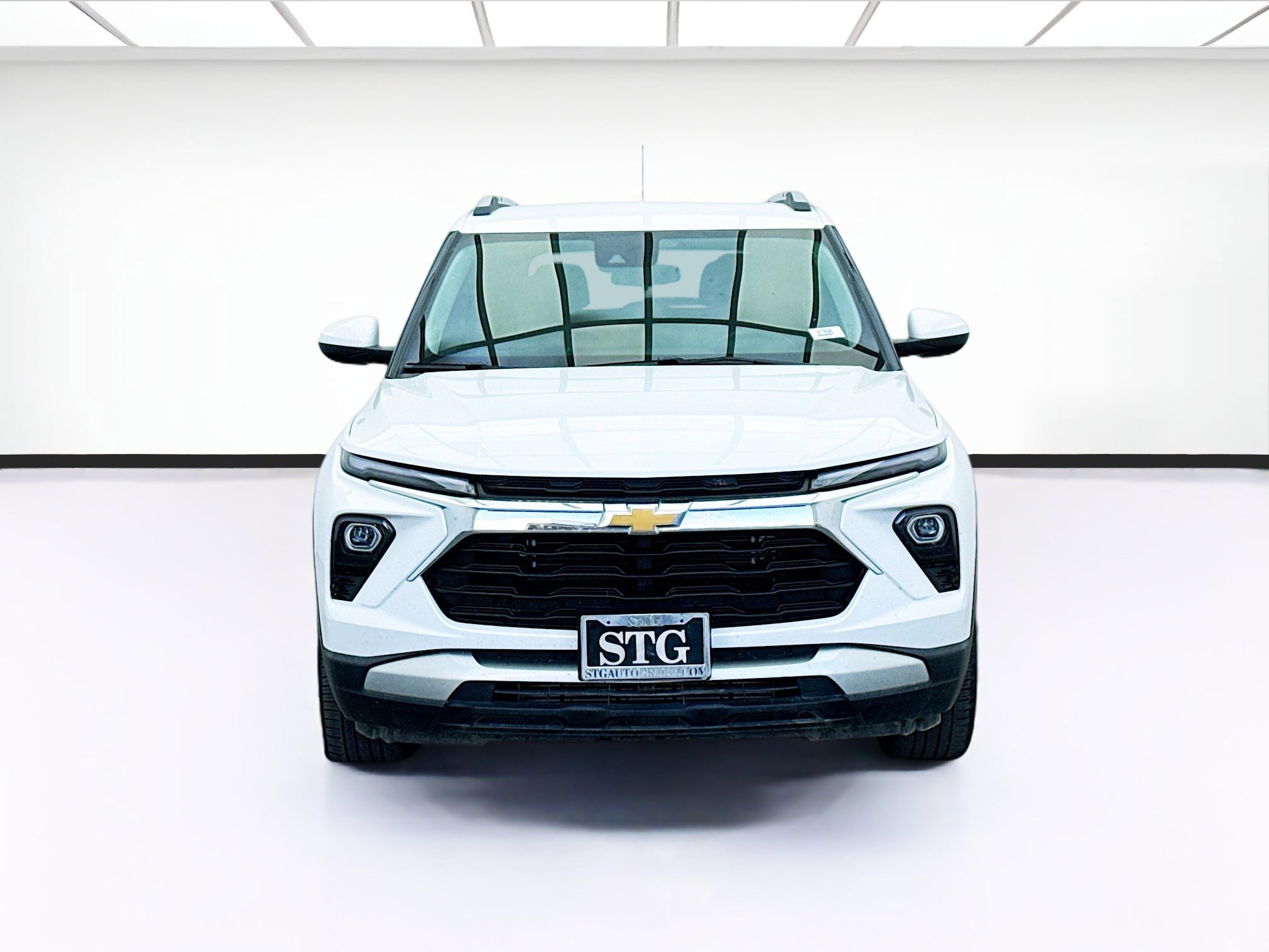 Used 2024 Chevrolet TrailBlazer LT w/ LT Cold Weather Package image 2