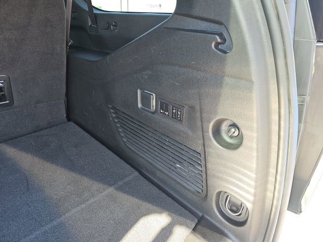 Used 2023 Chevrolet Suburban High Country image 19