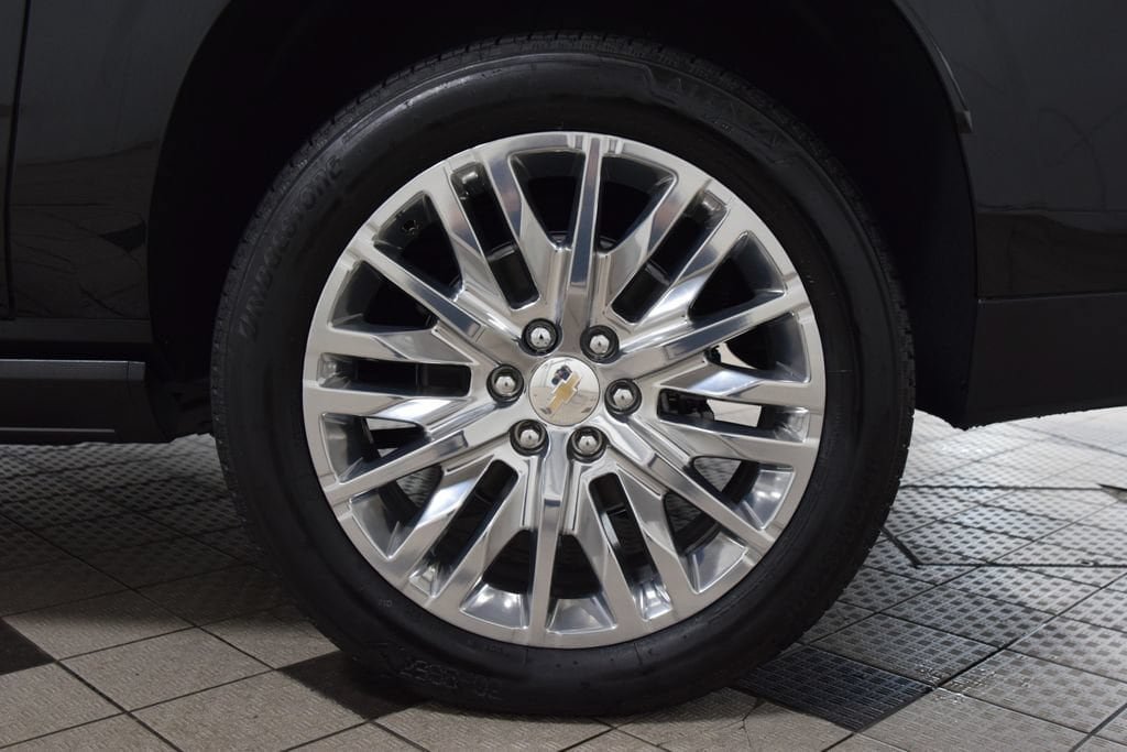 New 2026 Chevrolet Suburban High Country AWD/4WD image 28