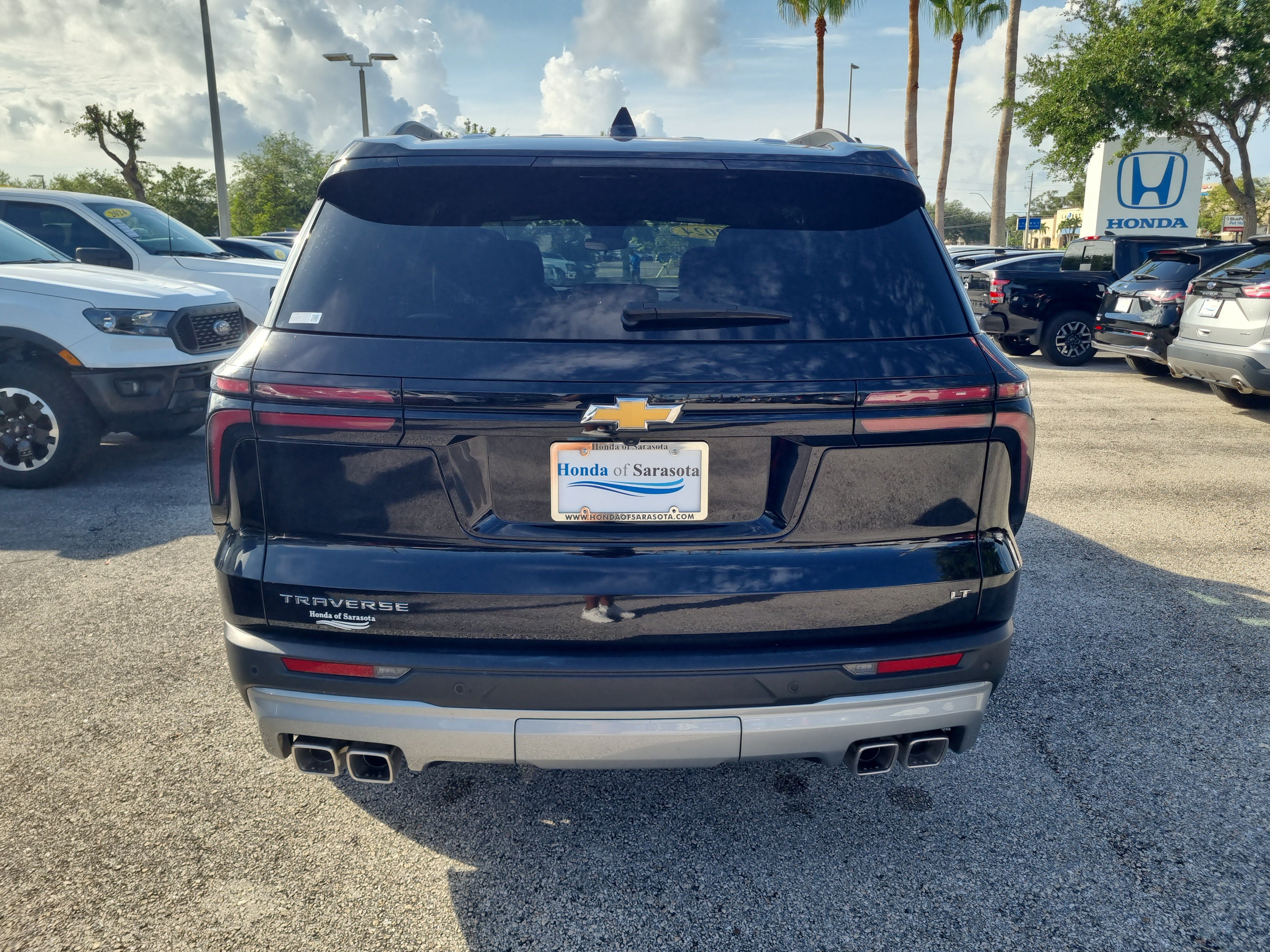 Used 2024 Chevrolet Traverse LT FWD image 6