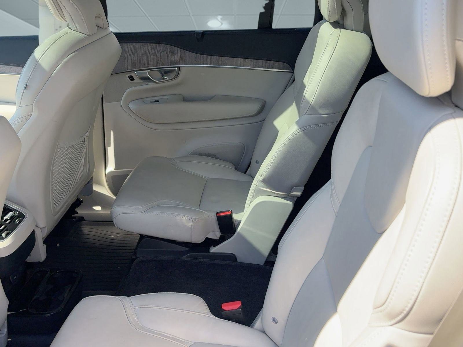 Certified 2024 Volvo XC90 B6 Ultimate w/ Protection Package Premier image 25