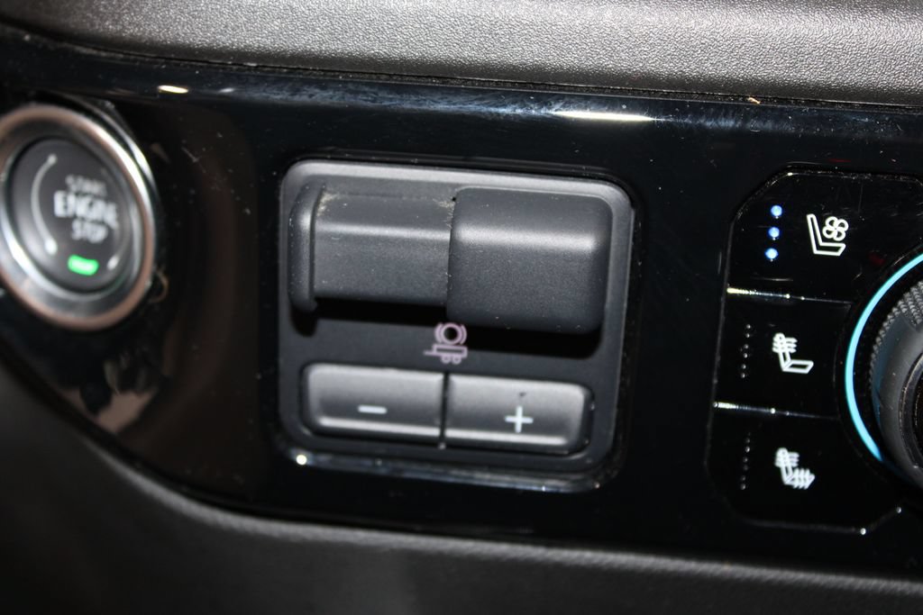 Used 2024 Chevrolet Silverado 1500 High Country w/ Technology Package AWD/4WD image 46