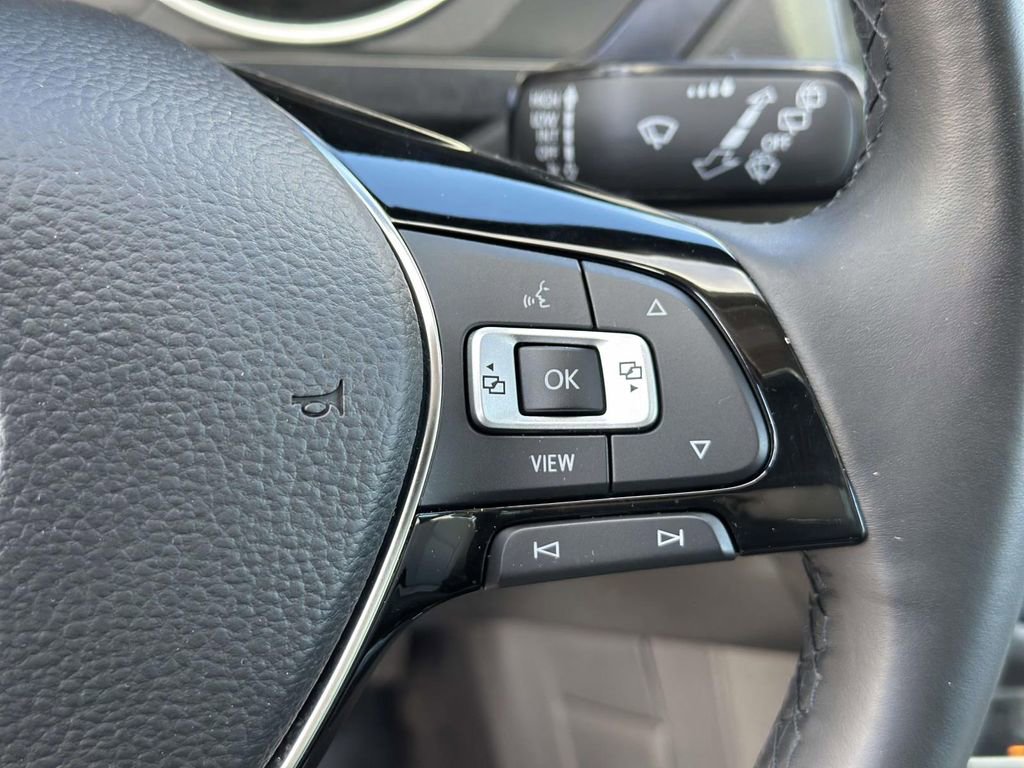 Used 2019 Volkswagen Tiguan SE w/ Panoramic Sunroof Package image 19