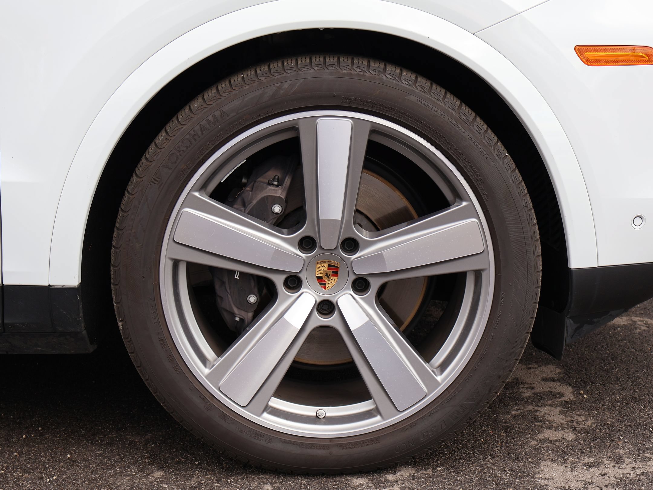 Certified 2025 Porsche Cayenne AWD/4WD image 33