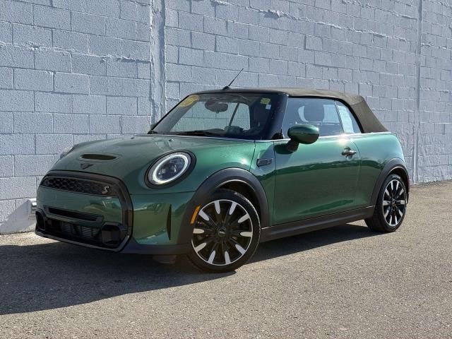 Used 2024 MINI Cooper S image 1