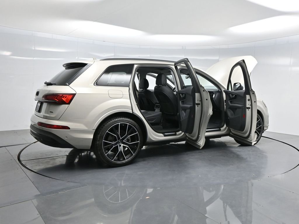 Used 2023 Audi Q7 3.0T Prestige w/ Prestige Package image 5