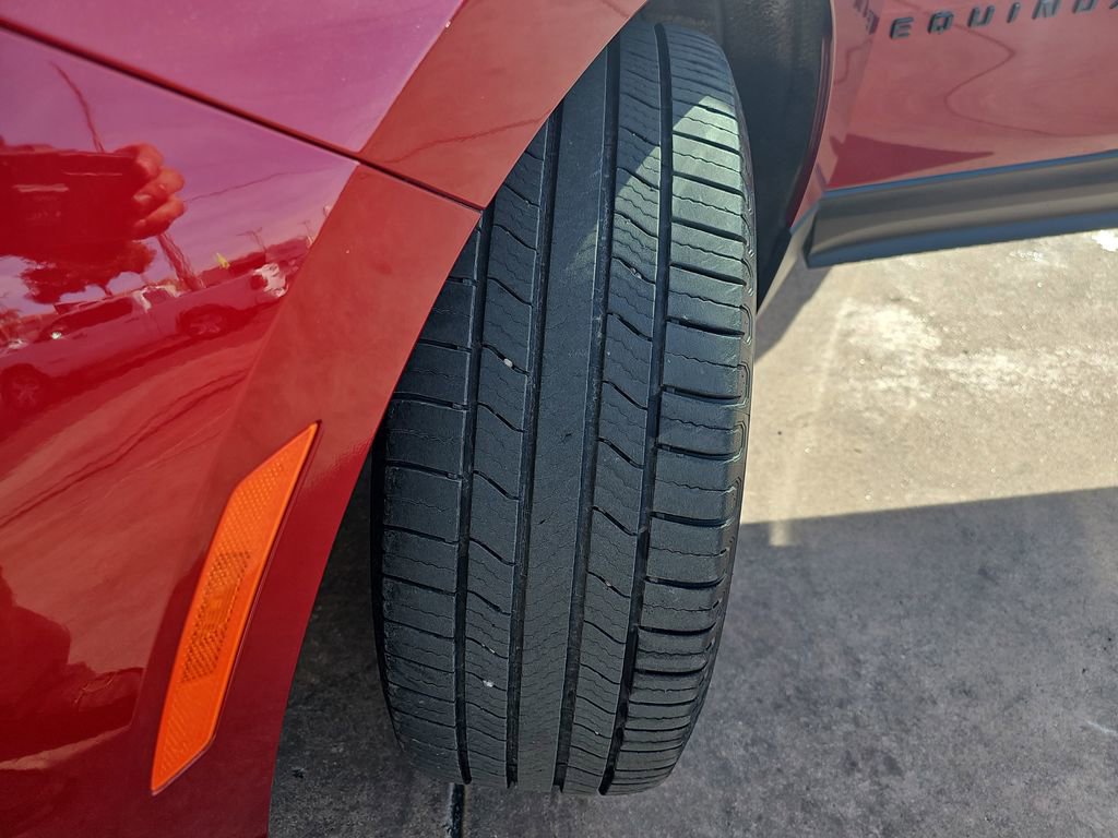 Used 2024 Chevrolet Equinox RS w/ RS Leather Package image 34