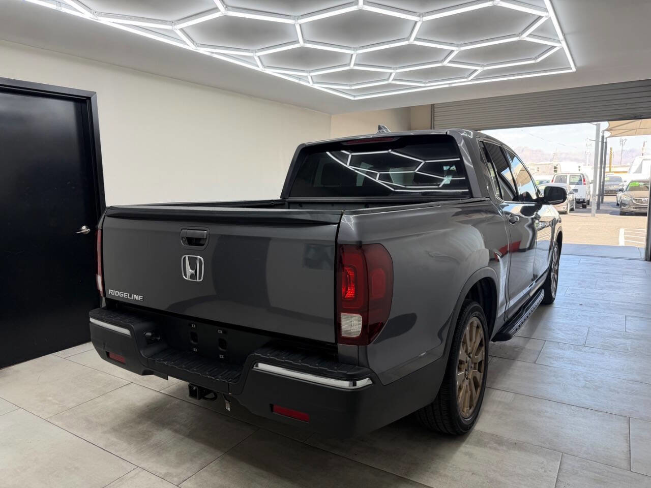 Used 2017 Honda Ridgeline RTS image 8