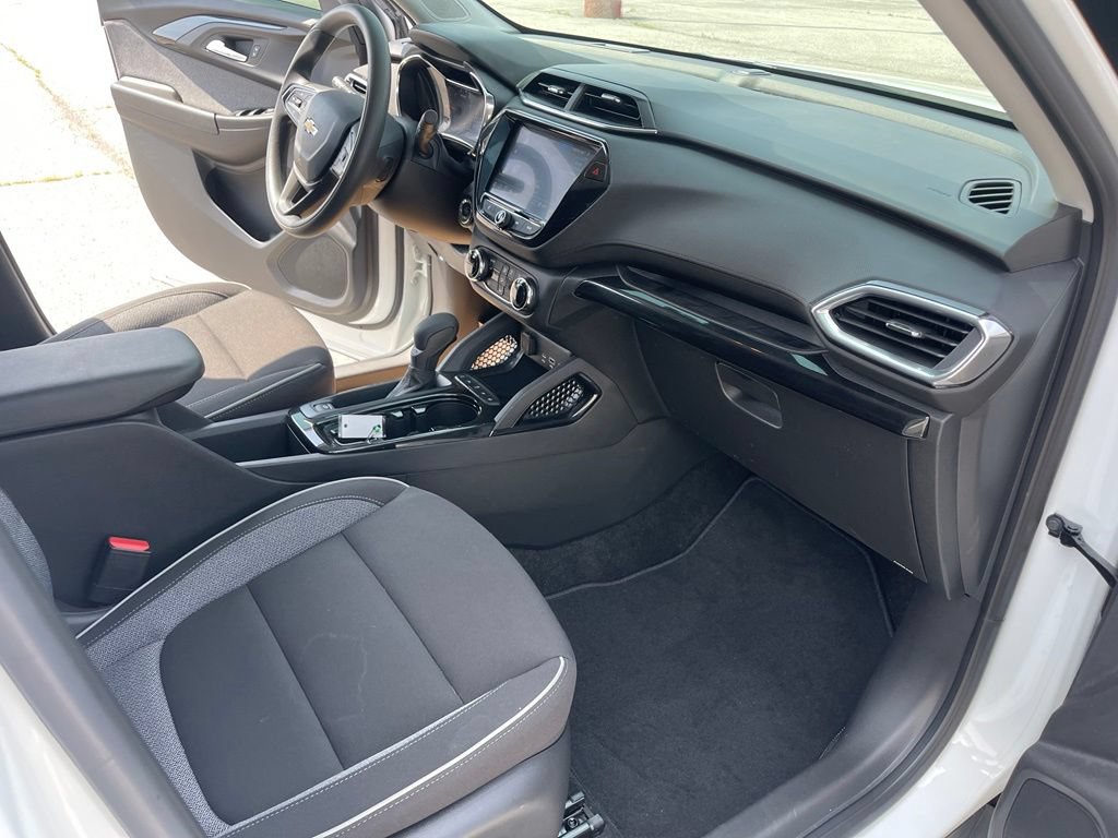Used 2023 Chevrolet TrailBlazer LT w/ Convenience Package FWD image 19