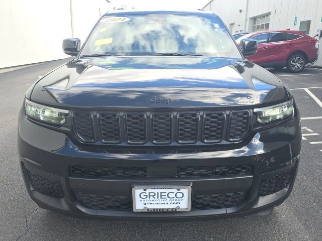 Used 2024 Jeep Grand Cherokee L Laredo image 2