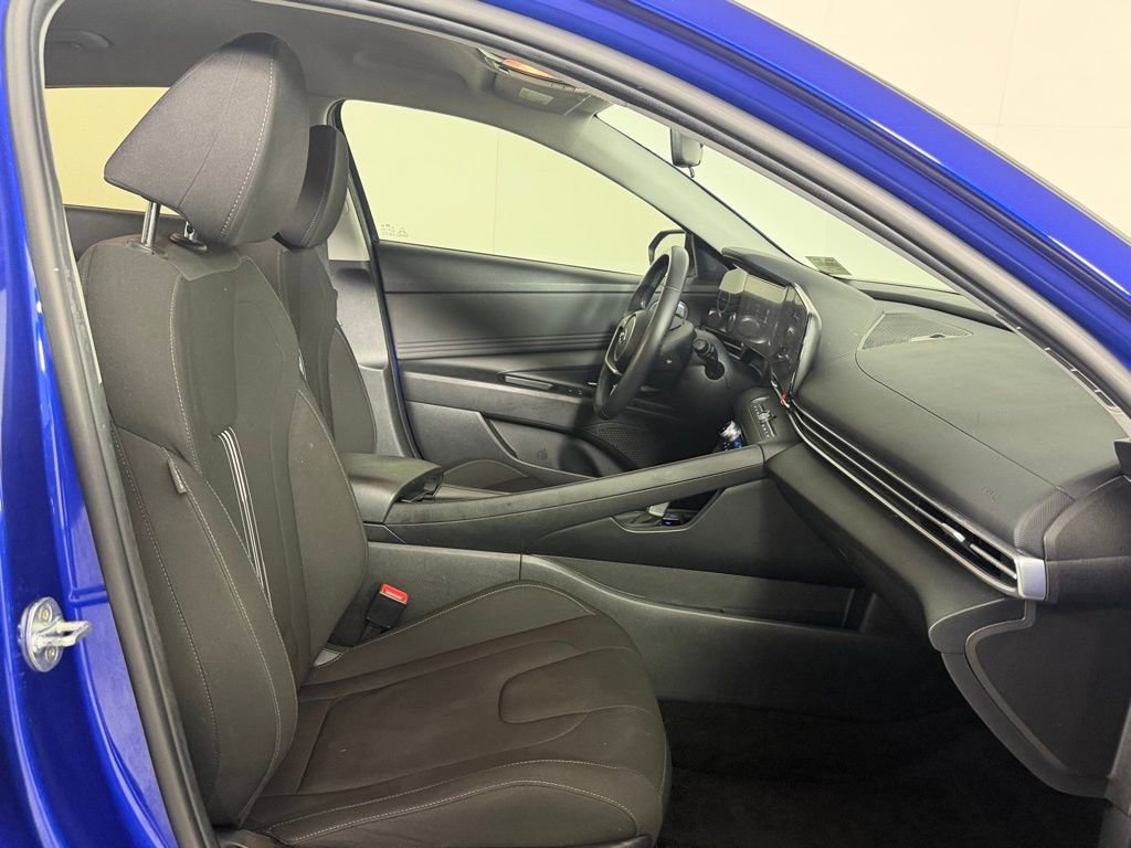 Used 2023 Hyundai Elantra SEL w/ Convenience Package image 30