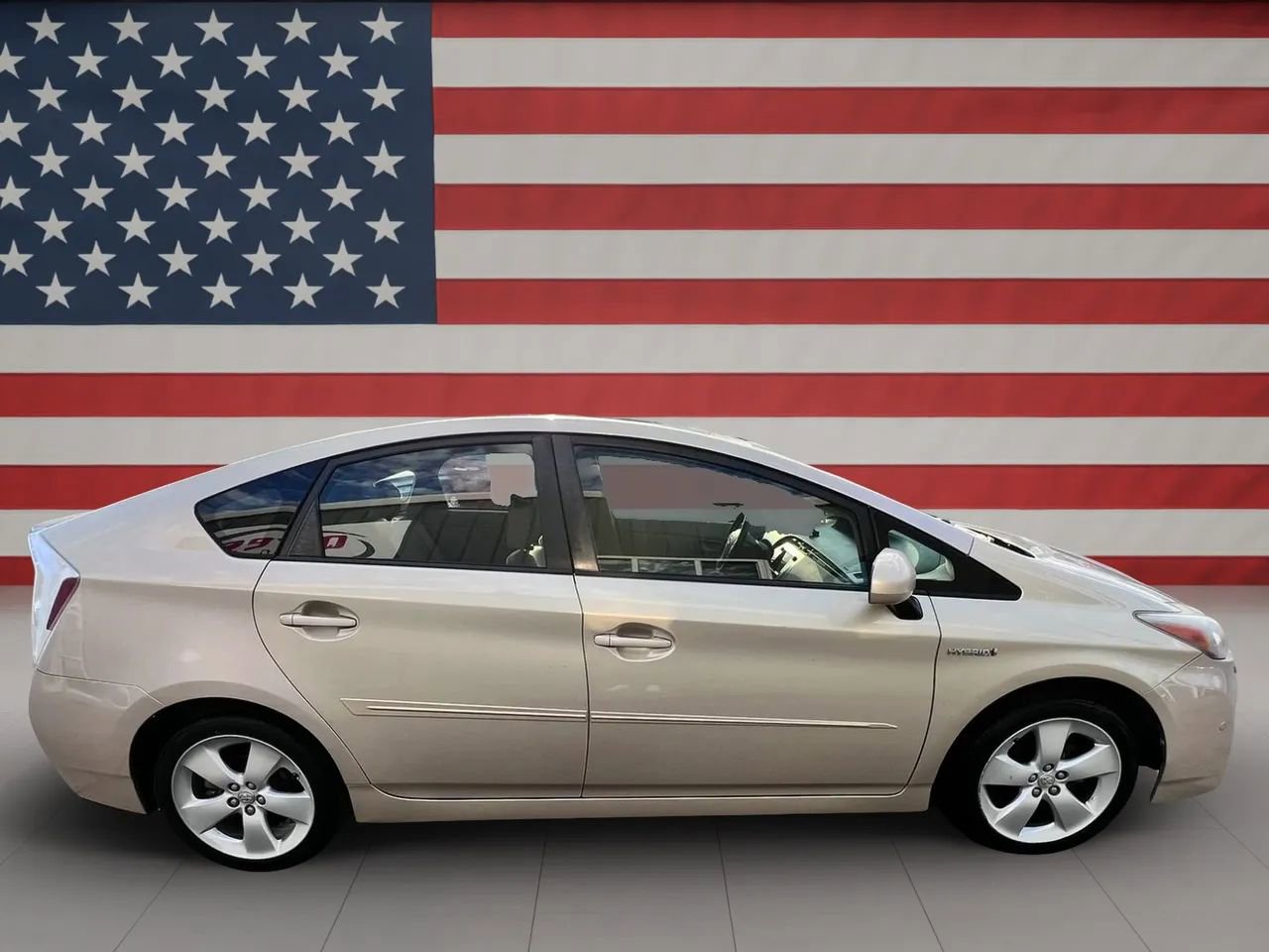 Used 2011 Toyota Prius Five w/ Advanced Technology Pkg image 3