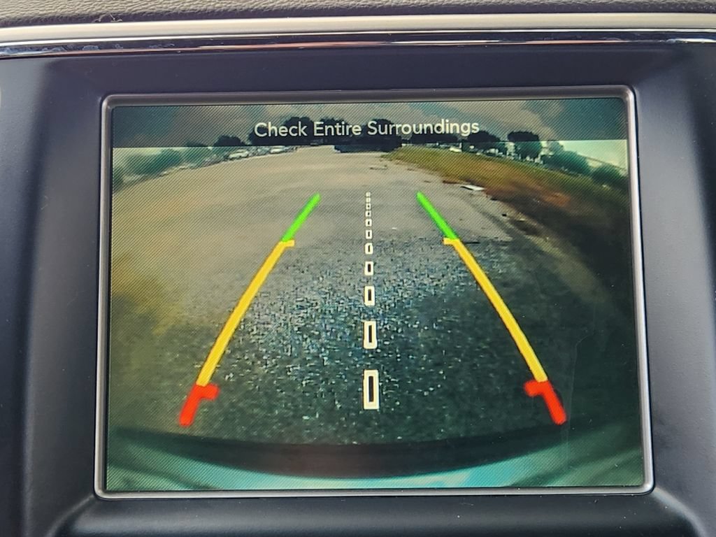 Used 2017 Jeep Grand Cherokee Altitude RWD image 12