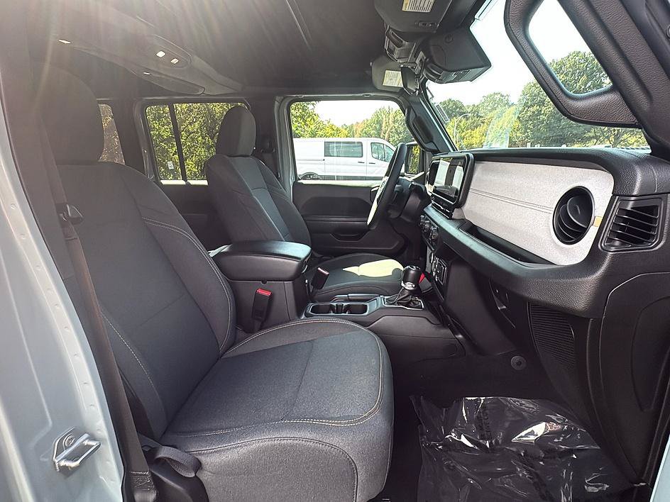 Used 2024 Jeep Wrangler Unlimited Sport AWD/4WD image 33