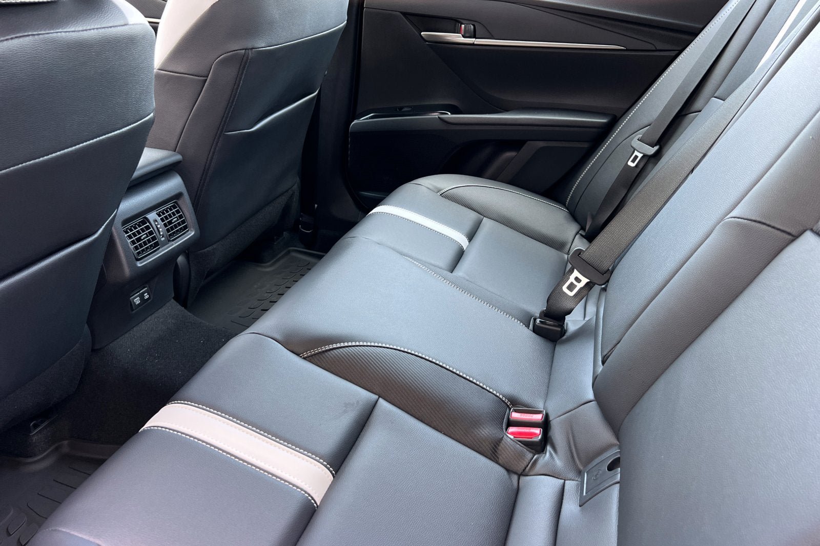 New 2026 Toyota Camry SE w/ Convenience Package FWD image 39