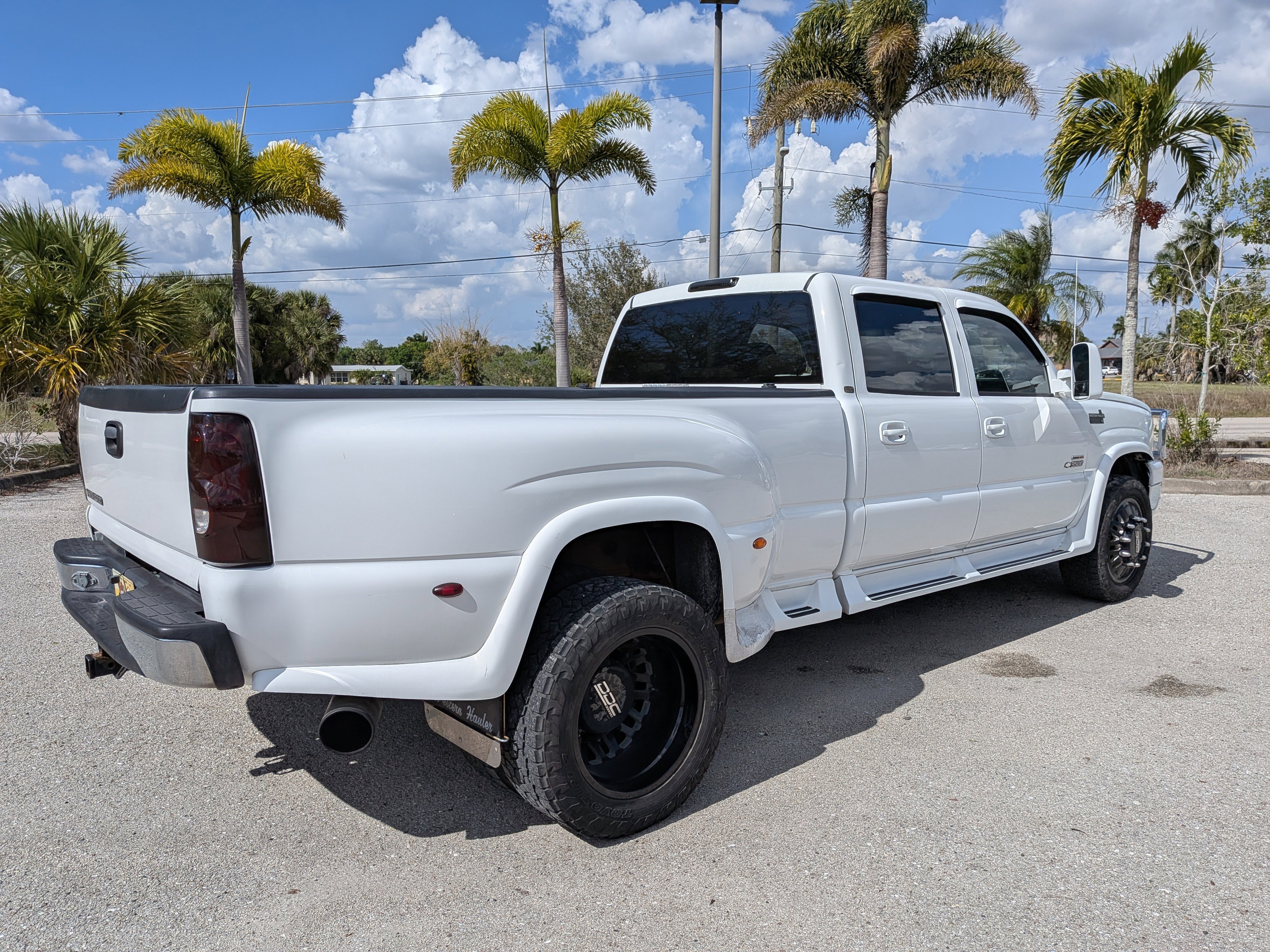 Used 2006 Chevrolet Silverado 3500 LT w/ Onstar Plus Package image 4