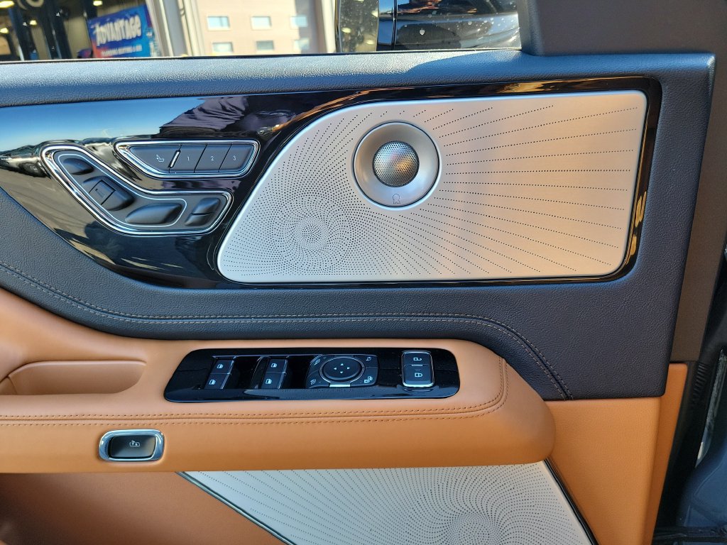 New 2027 Lincoln Aviator Black Label w/ Dynamic Handling Package AWD/4WD image 20