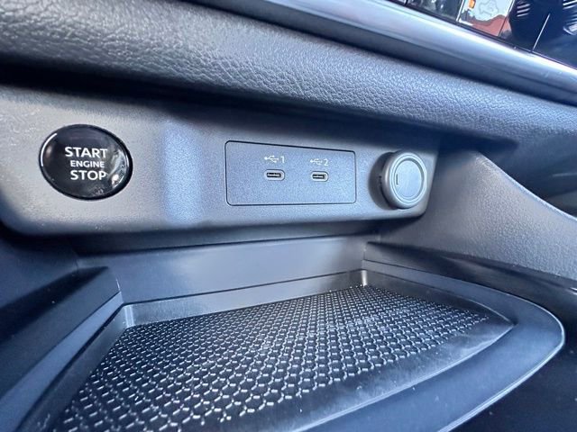Certified 2025 Nissan Rogue SV image 21