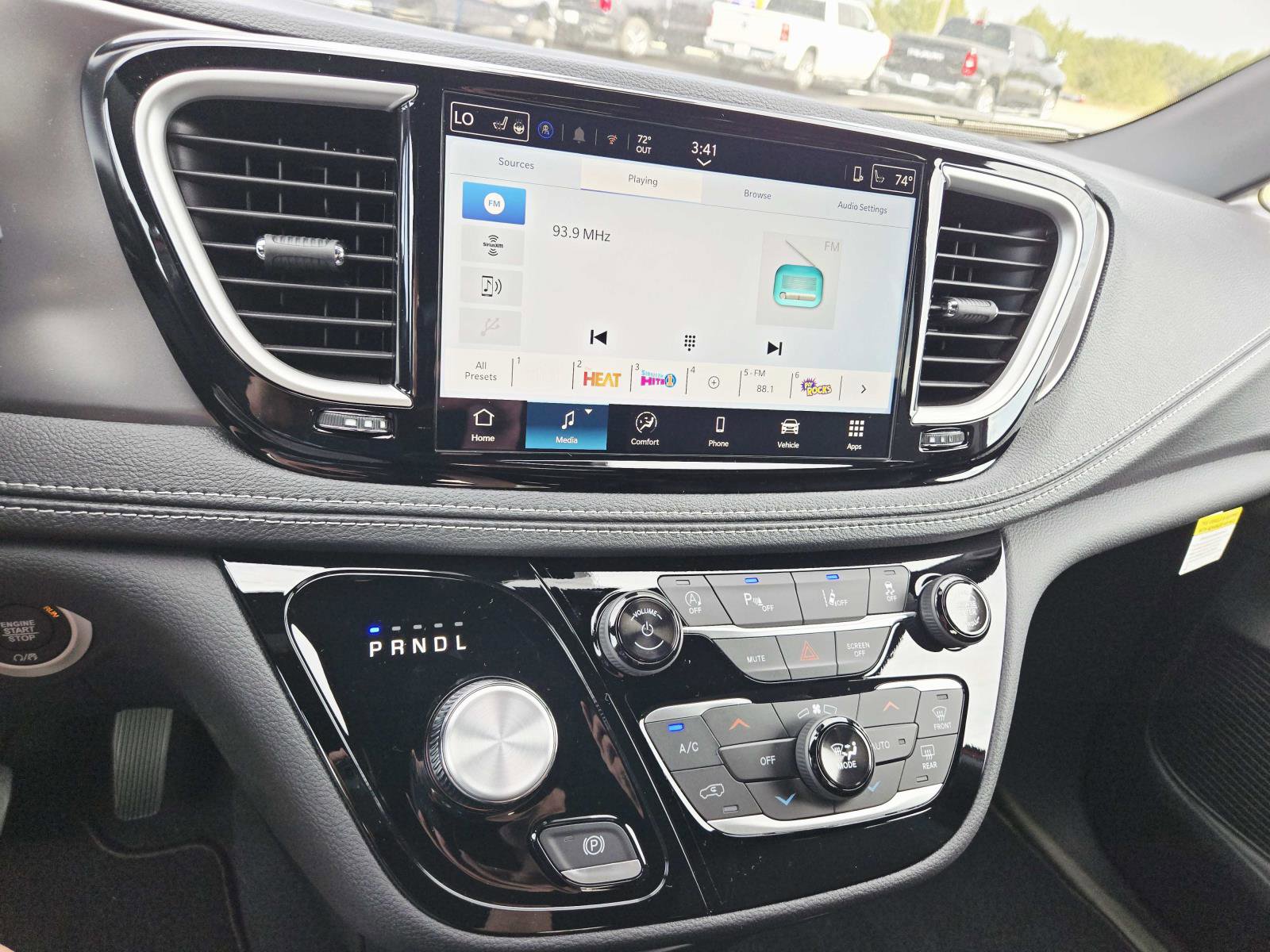New 2026 Chrysler Pacifica Select image 24