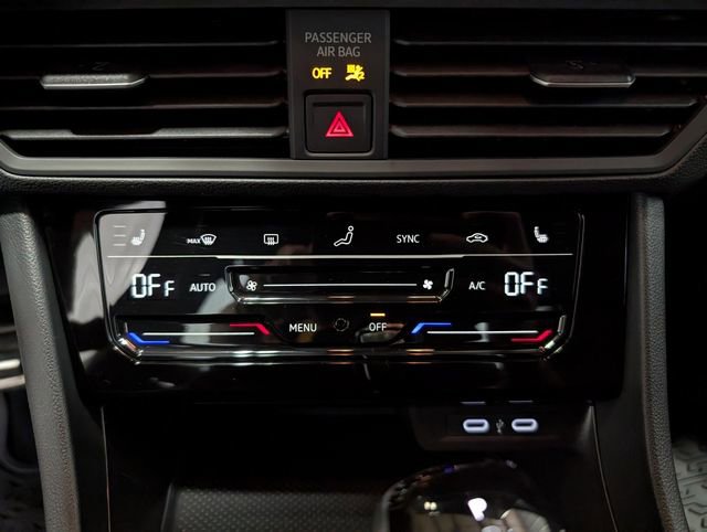 Used 2025 Volkswagen Jetta Sport image 20