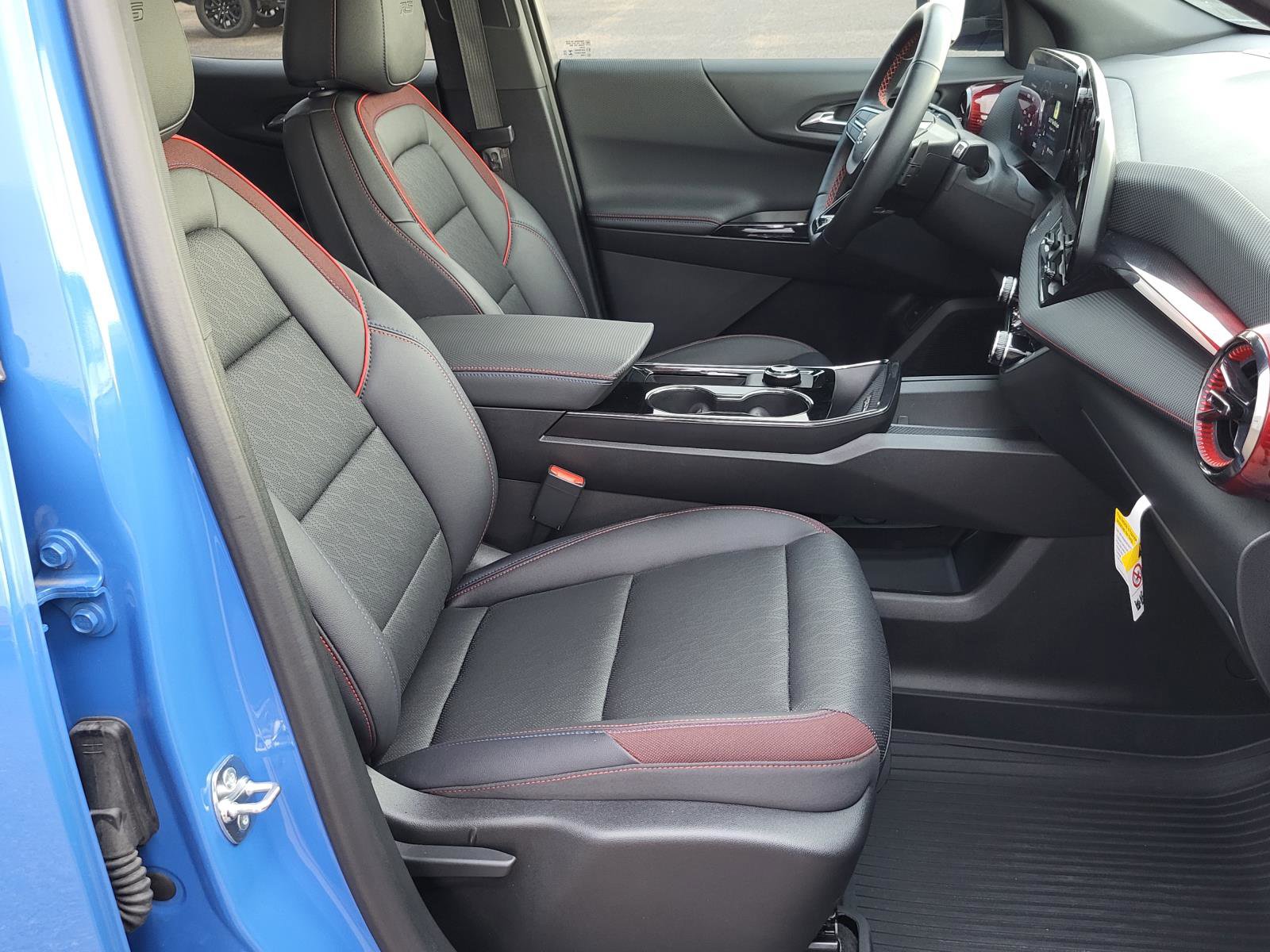 Used 2025 Chevrolet Equinox RS w/ Safety and Technology Package image 10