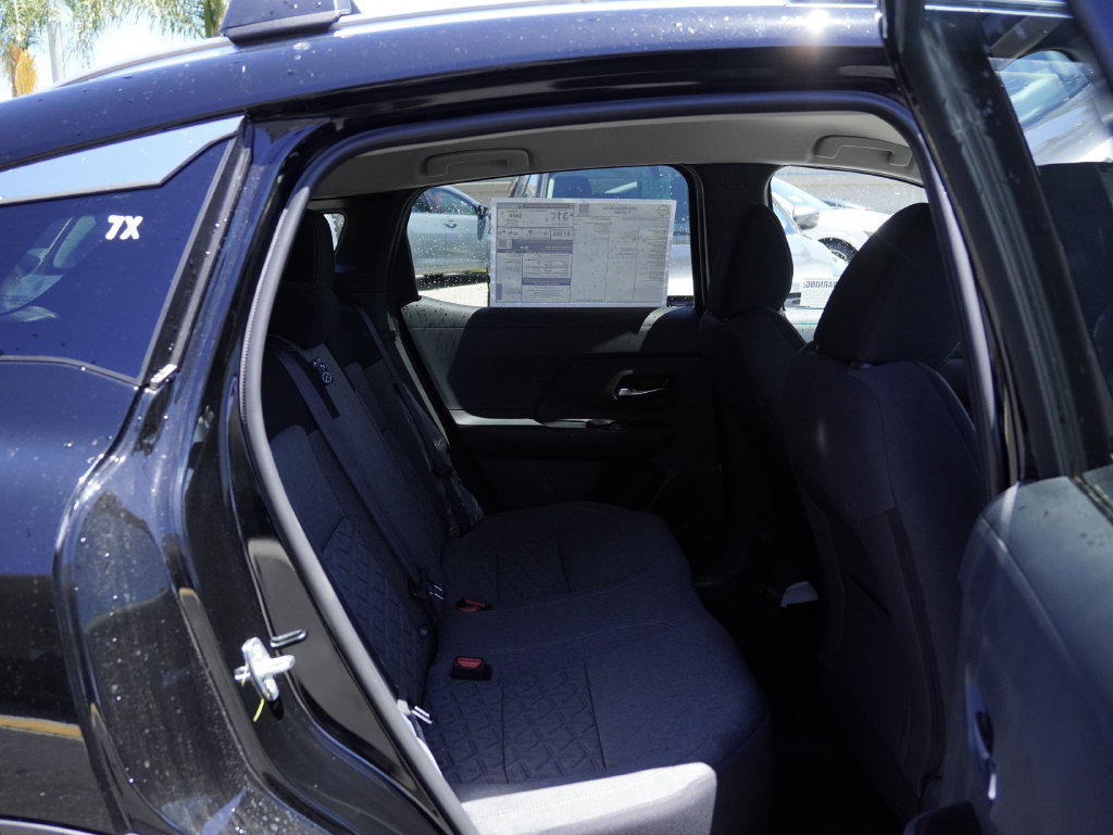 New 2026 Nissan Kicks SV w/ Cold Weather Package FWD image 27