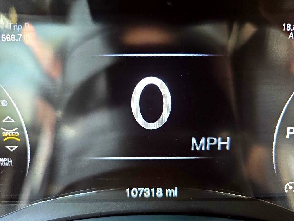 Used 2015 Jeep Grand Cherokee Limited w/ Luxury Group II AWD/4WD image 11