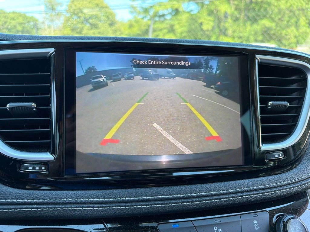 Used 2023 Chrysler Pacifica Limited FWD image 11