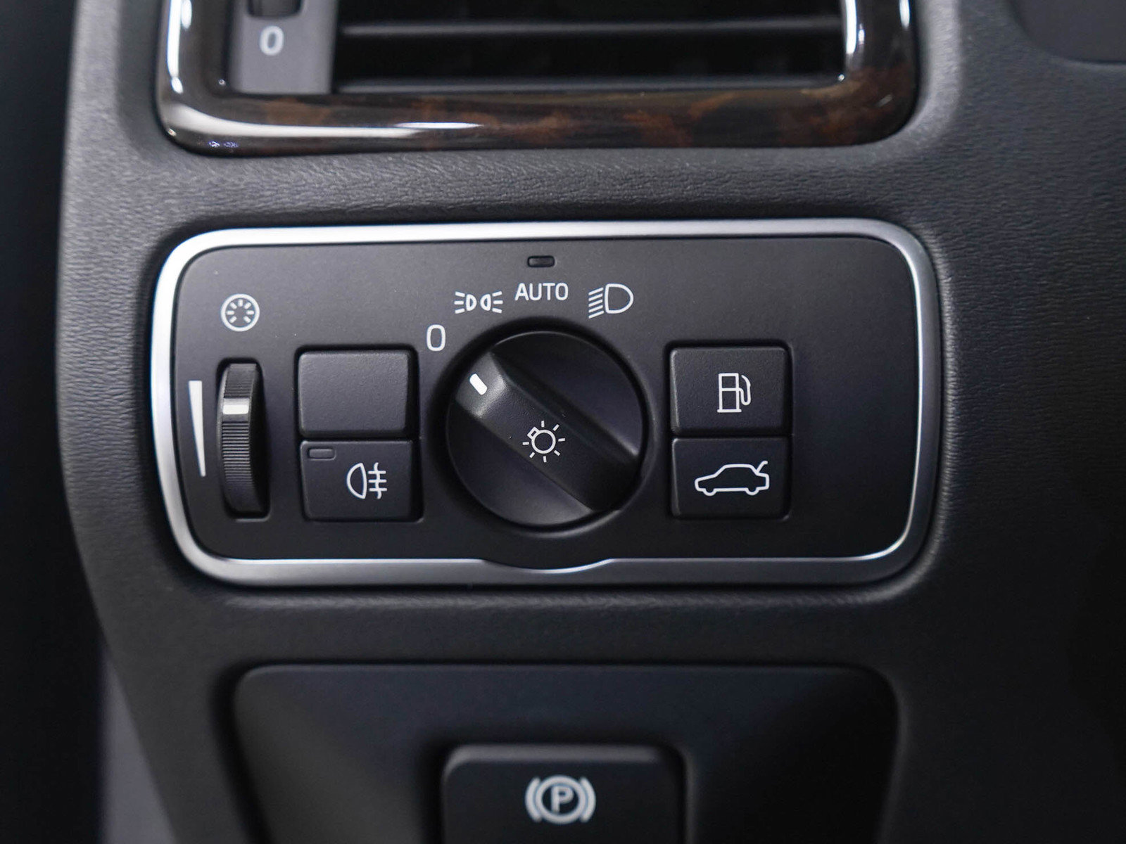 Used 2016 Volvo XC70 T5 Premier w/ Protection Package image 24