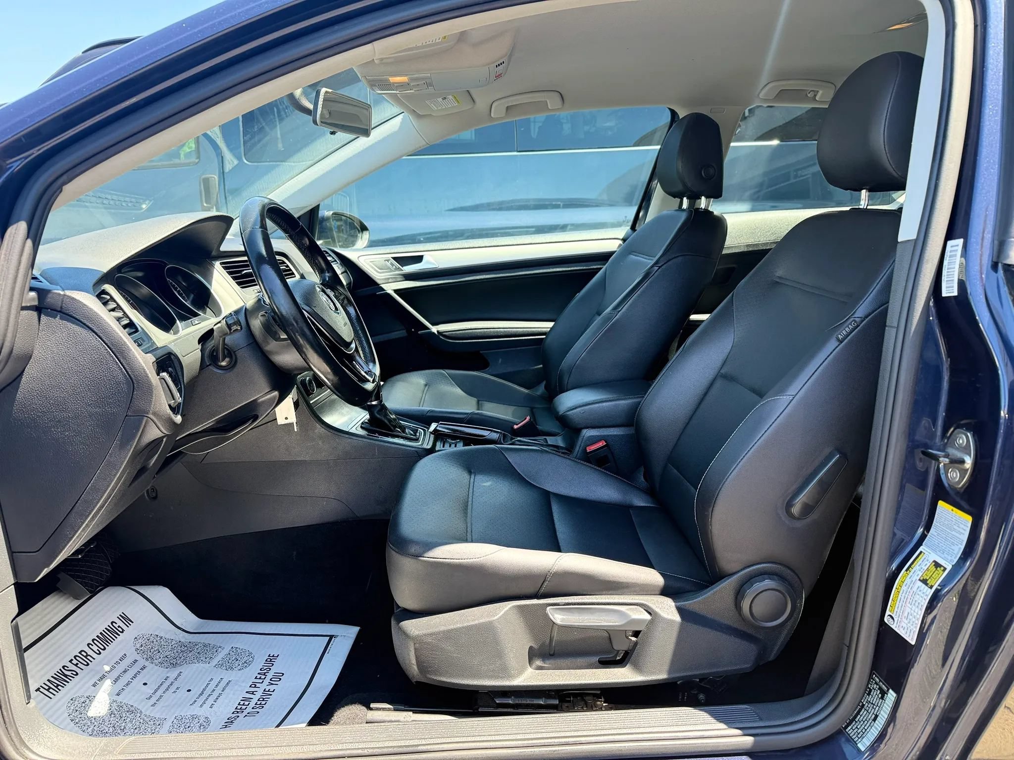 Used 2015 Volkswagen Golf S FWD image 10