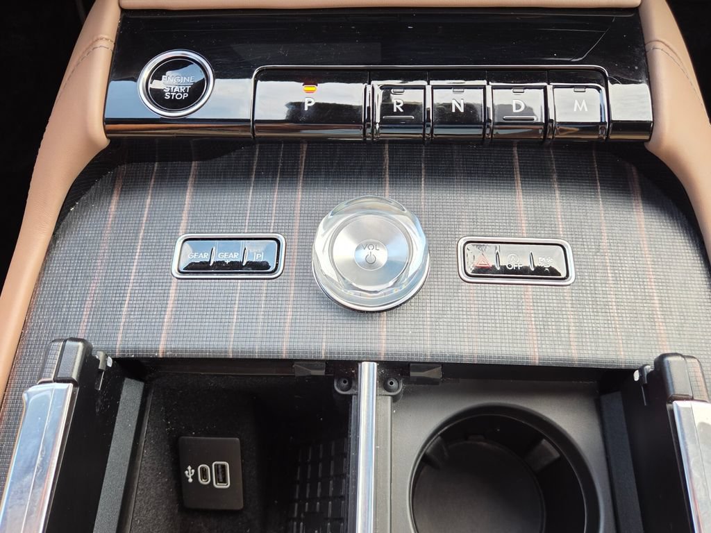 Used 2025 Lincoln Navigator Black Label AWD/4WD image 21