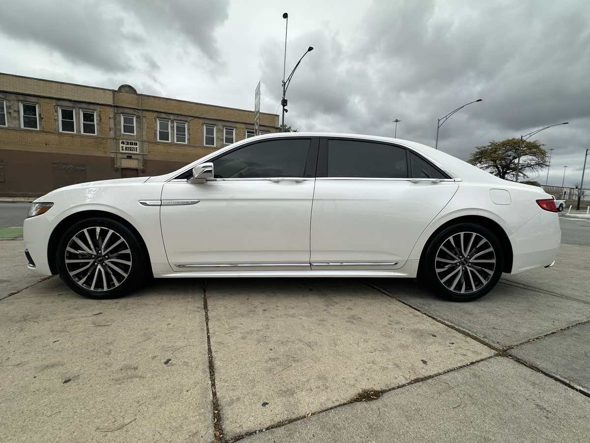 Used 2017 Lincoln Continental Select FWD image 8