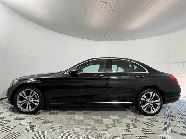 Used 2018 Mercedes-Benz C 300 4MATIC Sedan image 4