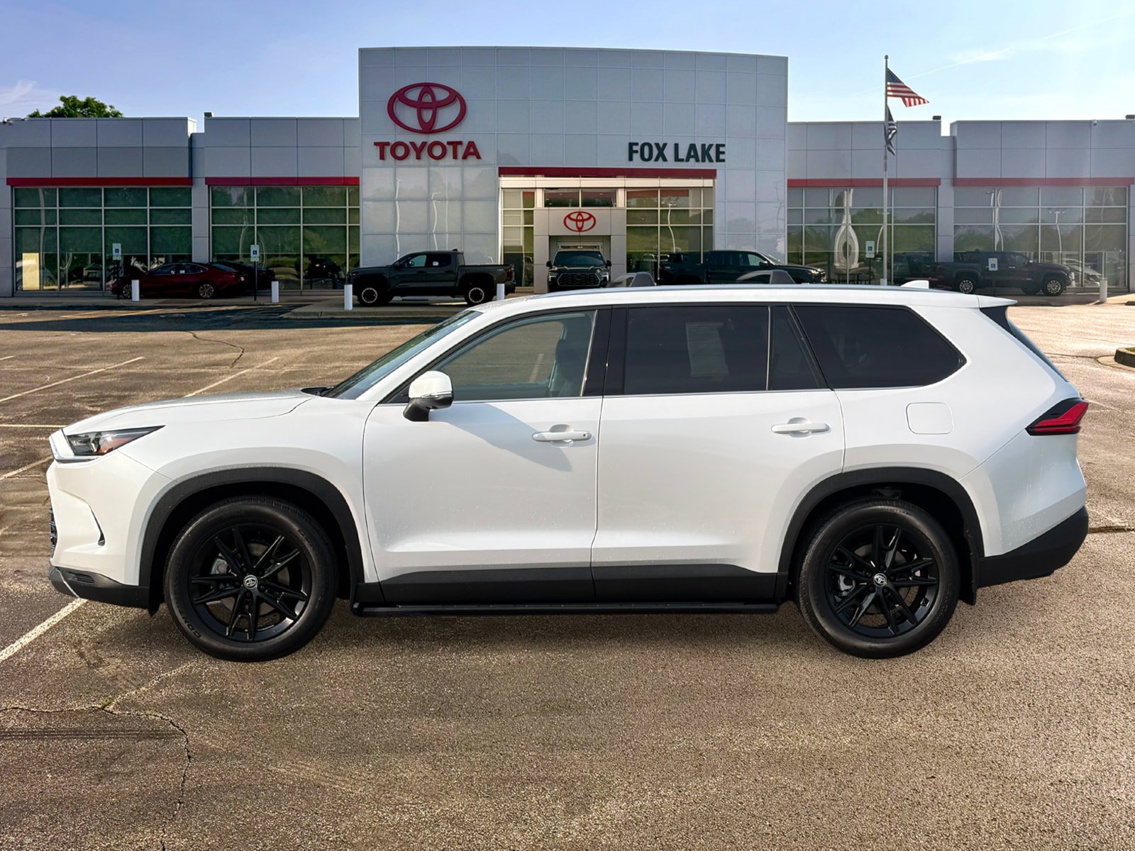 Used 2024 Toyota Grand Highlander AWD Hybrid image 2