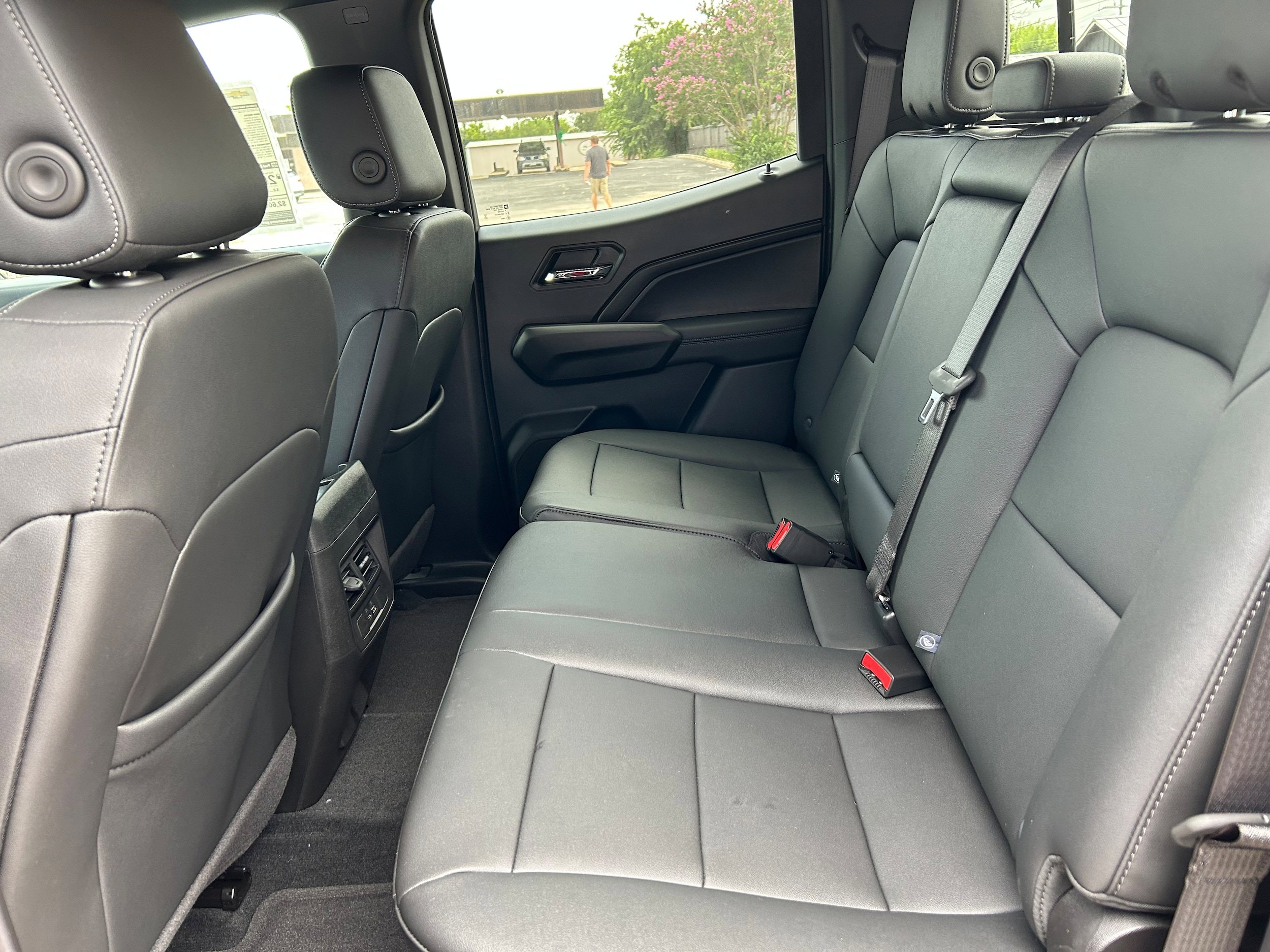 New 2025 Chevrolet Colorado LT w/ LT Convenience Package image 18