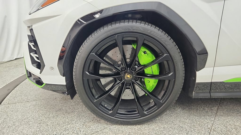 Used 2020 Lamborghini Urus AWD/4WD image 15
