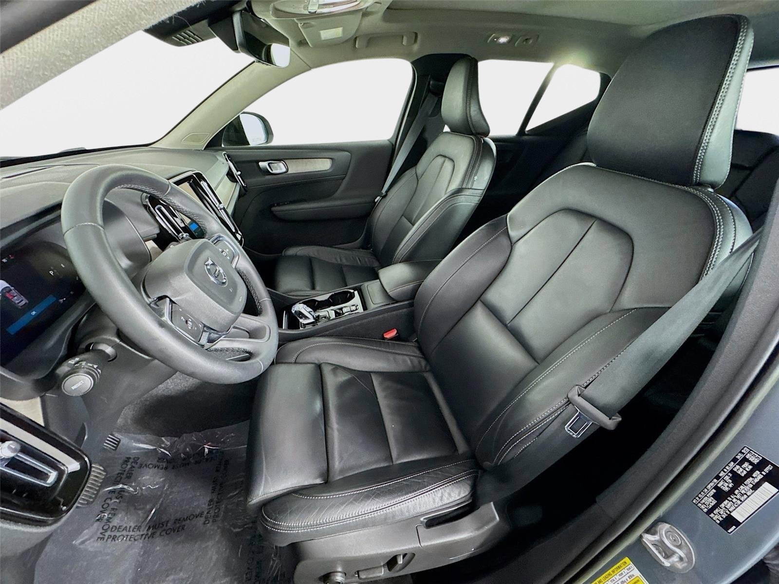 Used 2023 Volvo XC40 B4 Plus w/ Protection Package Premier FWD image 11