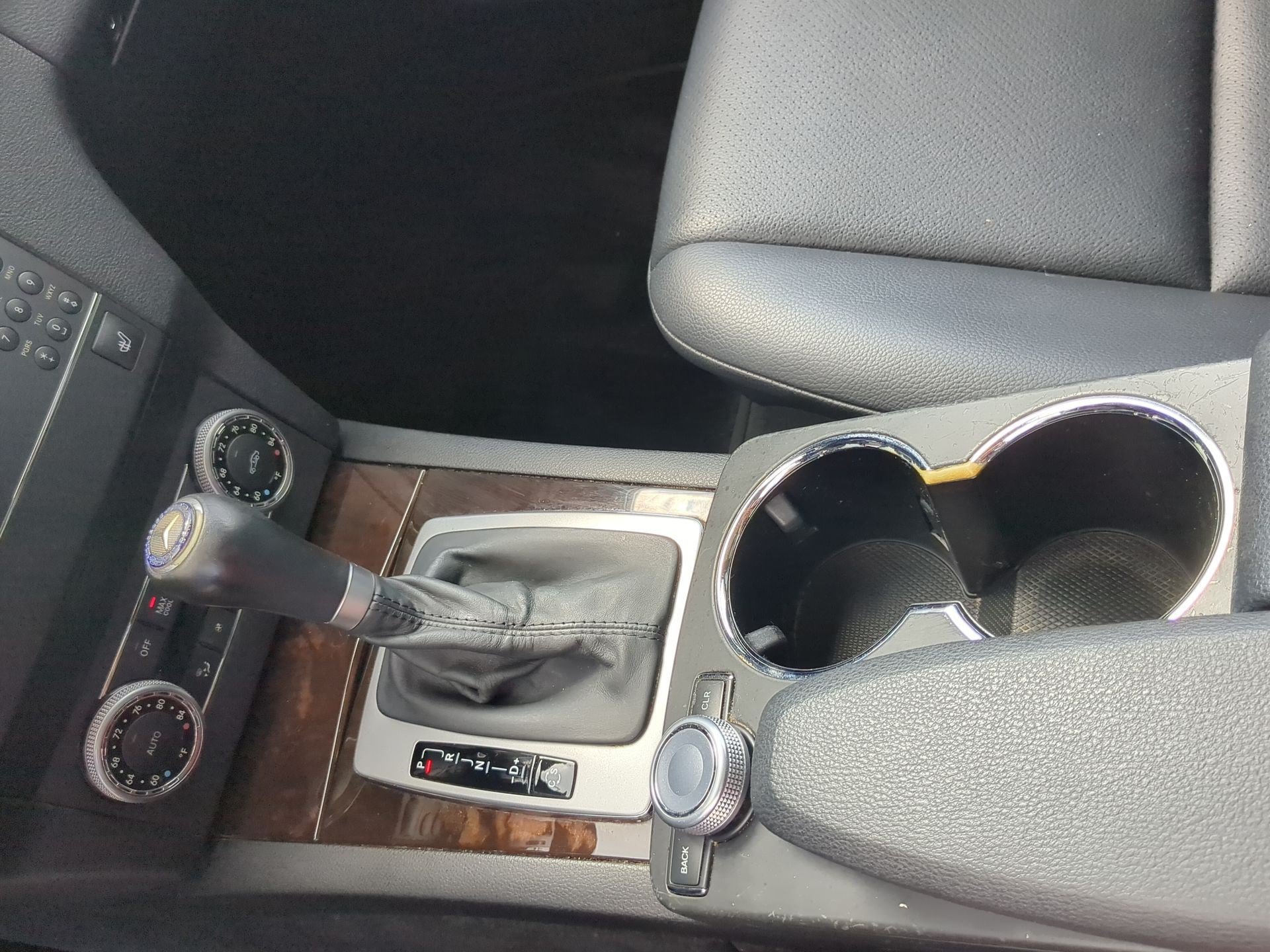 Used 2010 Mercedes-Benz GLK 350 2WD image 16