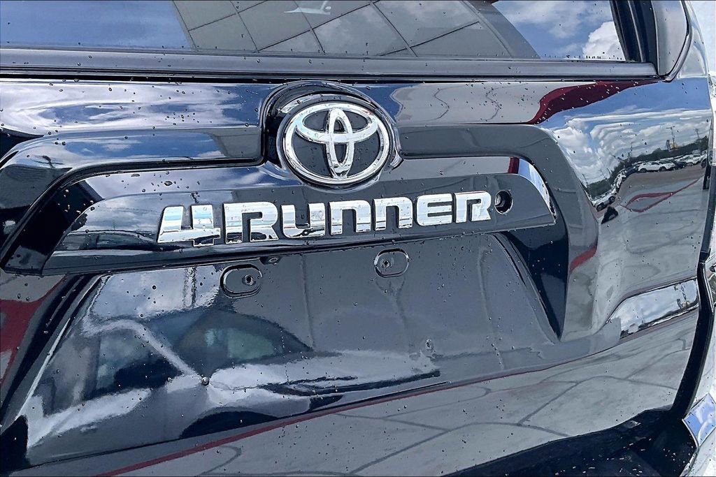 Used 2017 Chevrolet Silverado 1500 LT w/ All Star Edition image 24