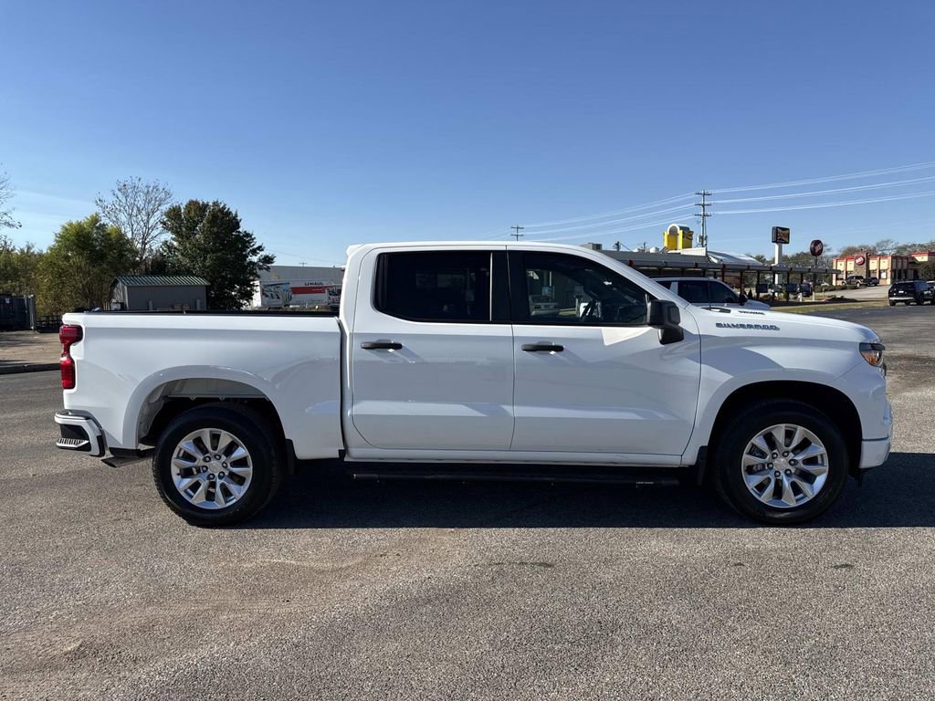 Used 2025 Chevrolet Silverado 1500 Custom image 8