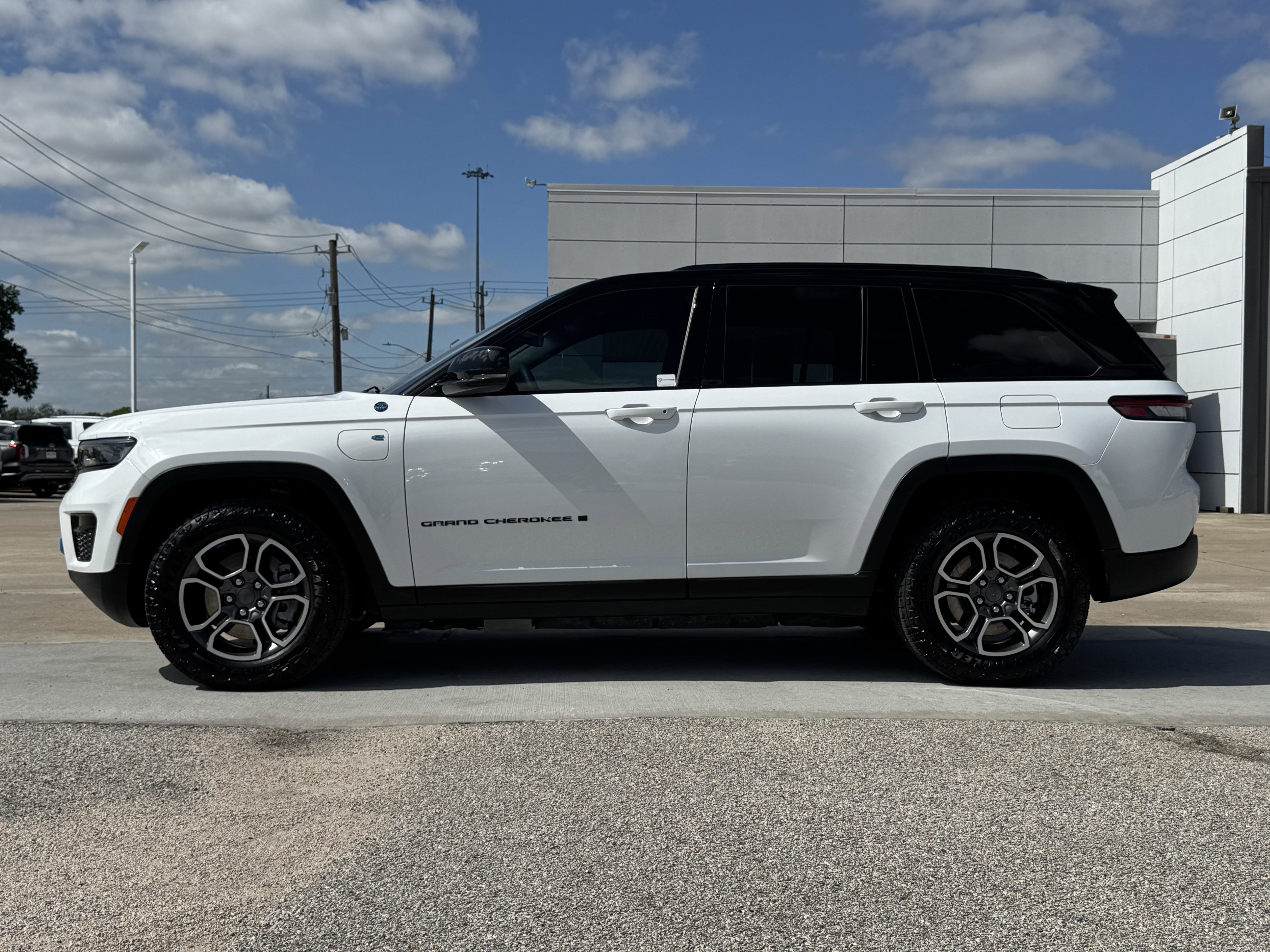 Used 2022 Jeep Grand Cherokee Trailhawk image 7