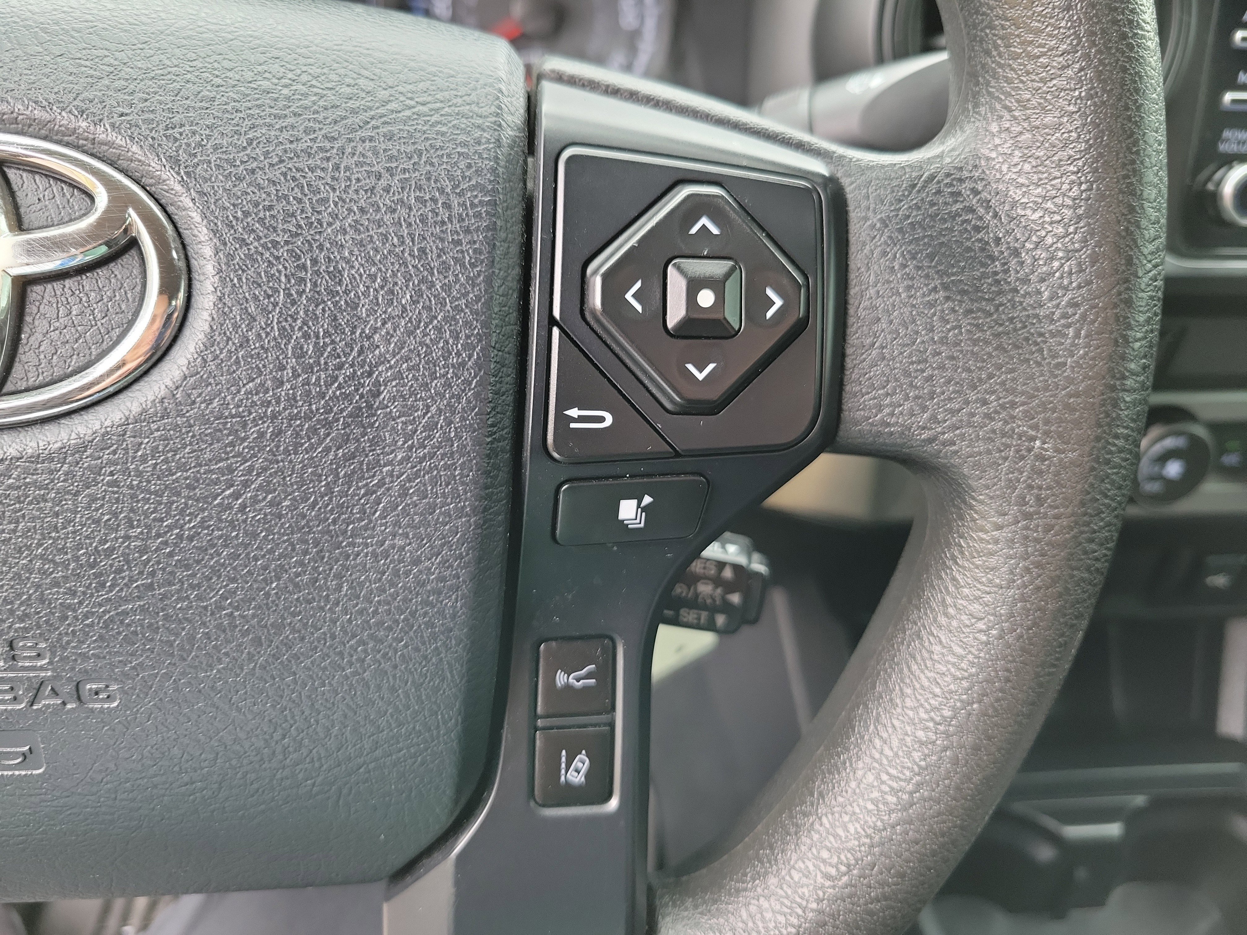 Used 2020 Toyota Tacoma SR w/ SR Convenience Package image 13