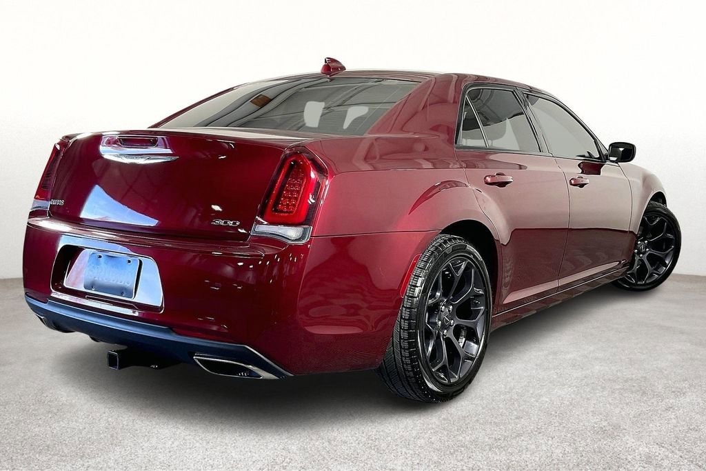 Used 2019 Chrysler 300 Touring w/ Sport Appearance Package image 2