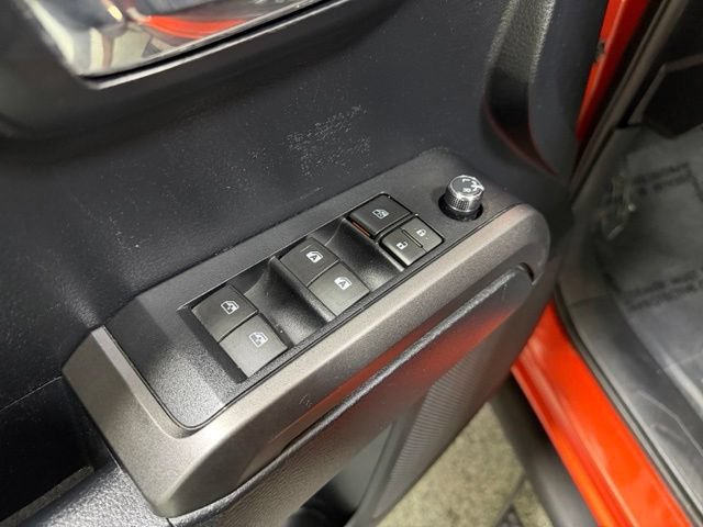 Used 2016 Toyota Tacoma TRD Off-Road w/ Towing Package AWD/4WD image 17
