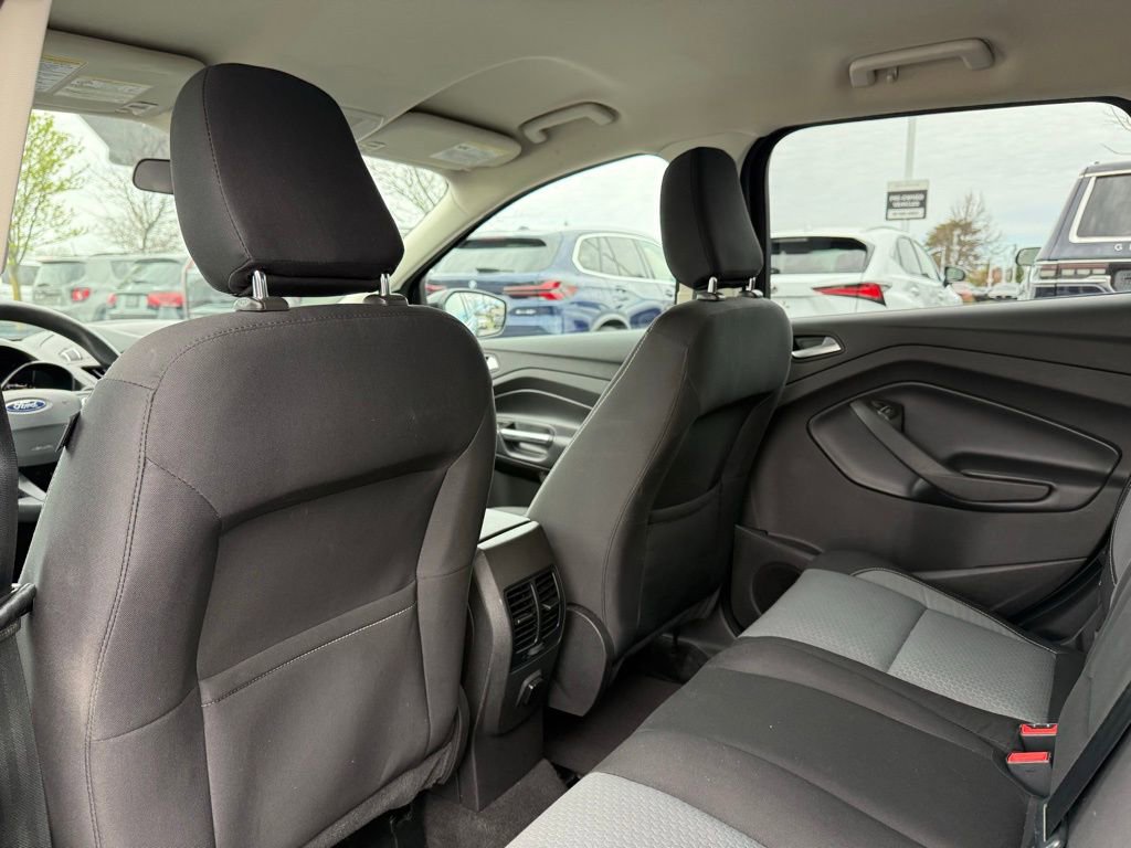Used 2019 Ford Escape SE image 16
