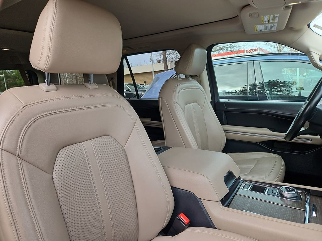 Used 2023 Ford Expedition Limited image 5